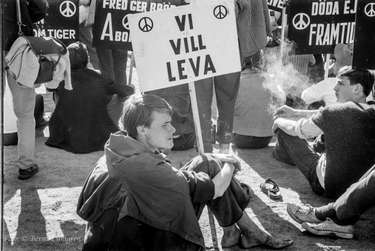 Vårglädje och förbannad sorgsenhet